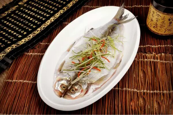 太湖三白是指中国太湖的三种河鲜特产太湖特产三白