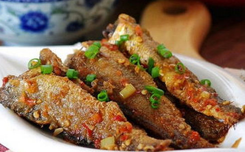 蒜烧小黄鱼是哪里的菜(蒜烧小黄鱼的做法大全)-我的快乐小窝