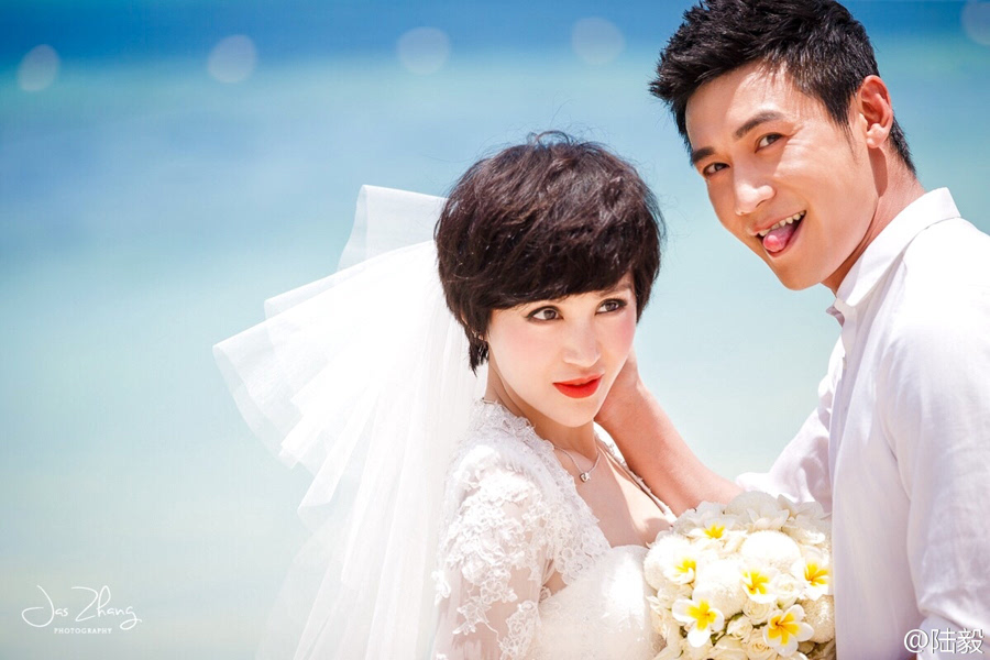 陆毅鲍蕾：从校服到婚纱，最美的爱情也不过如此