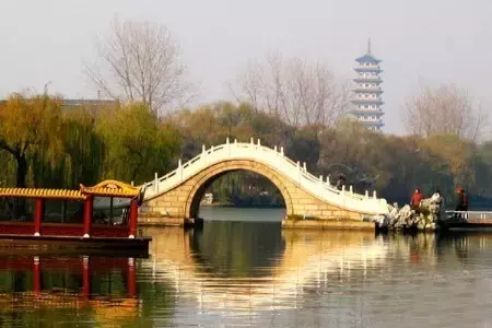 扬州的二十四桥究竟是1座桥还是24座桥呢？自唐至今争论不休