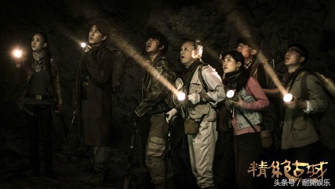 12月陈乔恩开启霸屏模式：还没跟王凯撒完糖，就跟靳东下墓倒斗