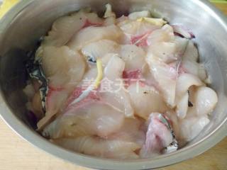 正宗酸菜魚的做法,正宗酸菜魚的做法步驟視頻