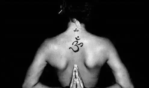 让人惊艳的瑜伽纹身，不说了，小蜜现在就去纹一个