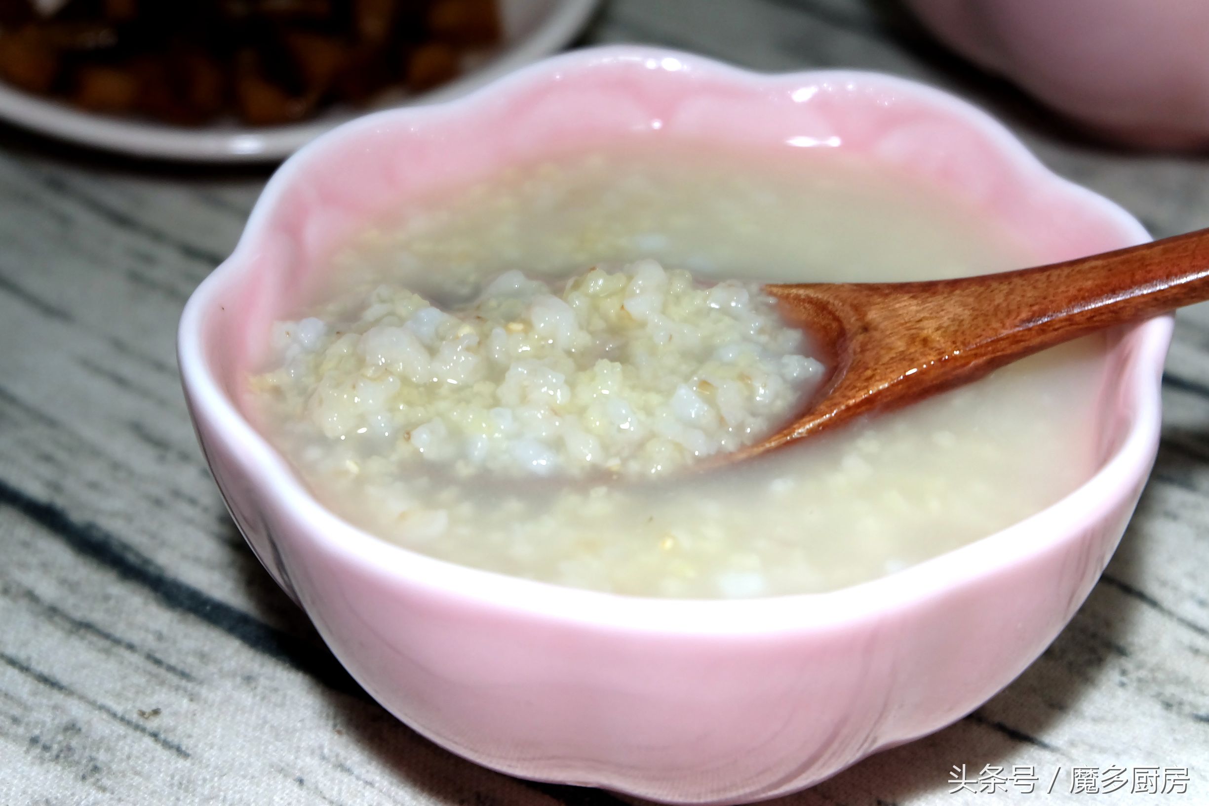 小麦不仅仅是用来做面粉的的,用麦仁煮粥你试过吗?