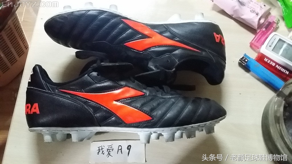 足球复刻什么意思(足球鞋伪复刻哪家强，当然是adidas nike和小日本)