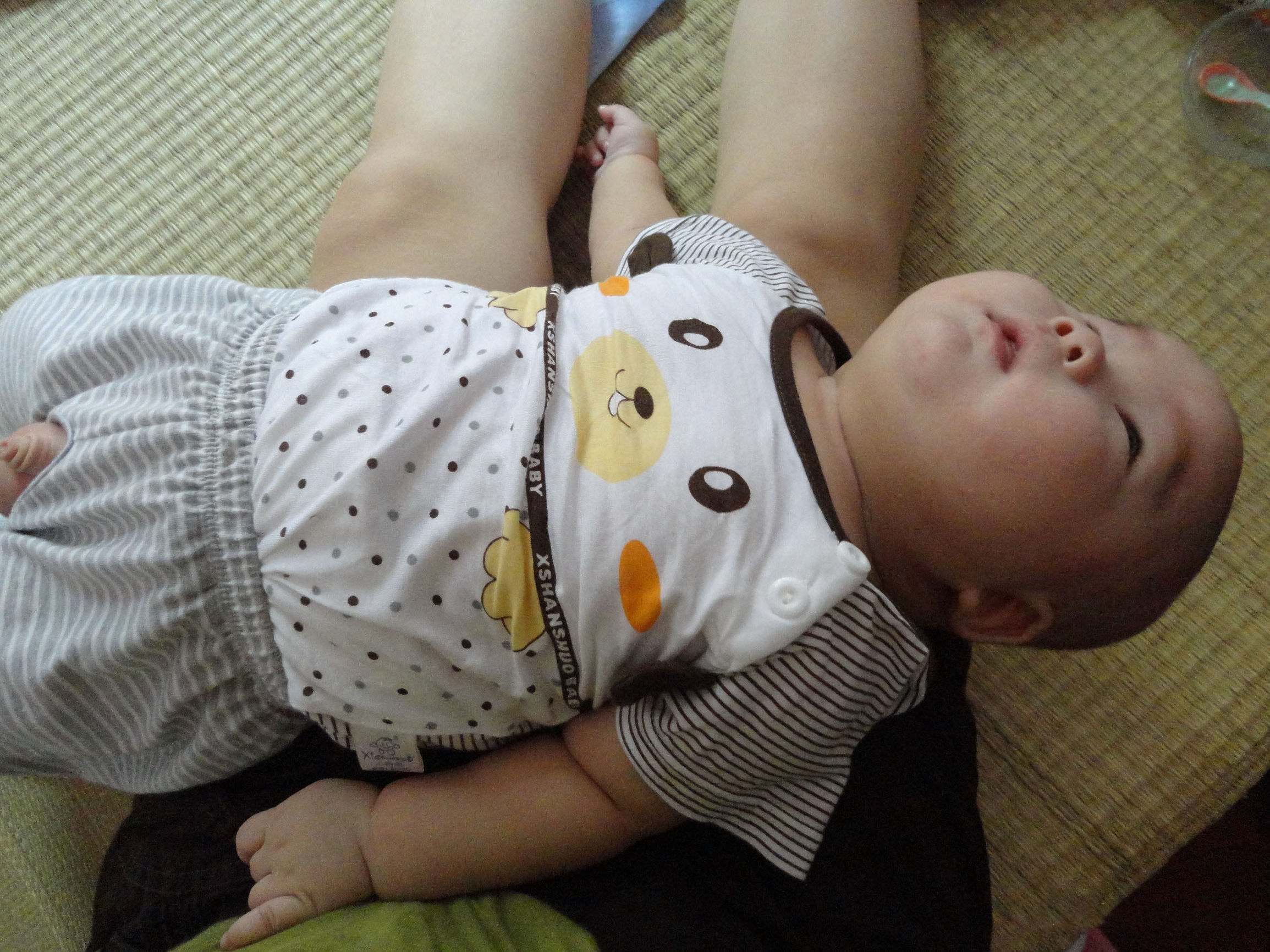 开裆裤文化易造就缺失人格,别因为一条开裆裤,毁了孩子一生!