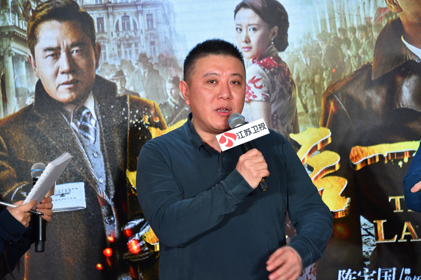 《最后的签证》目击了中捷合作新老视帝王雷陈宝国首次在台上演戏。