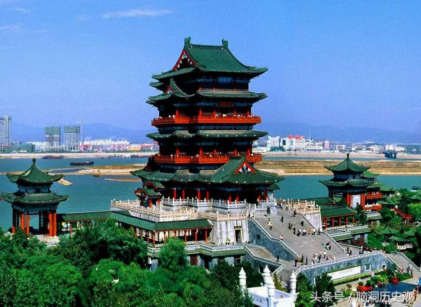 滕王阁在哪个城市（一文详聊中国最神器的楼）