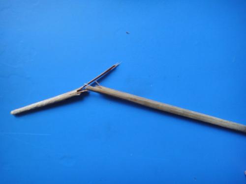 5,根据一根筷子容易折,一把筷子难折断的谚语编一个故事