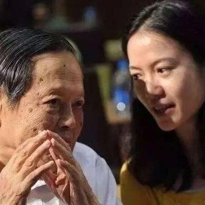 嫁给82岁杨振宁的28岁翁帆，这15年都经历了什么？