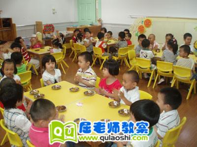 小班美术优秀教案及教学反思《小小汤圆圆又圆》