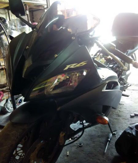 昨天维修的摩托车到底是雅马哈R6还是铃木盗匪，快来看！