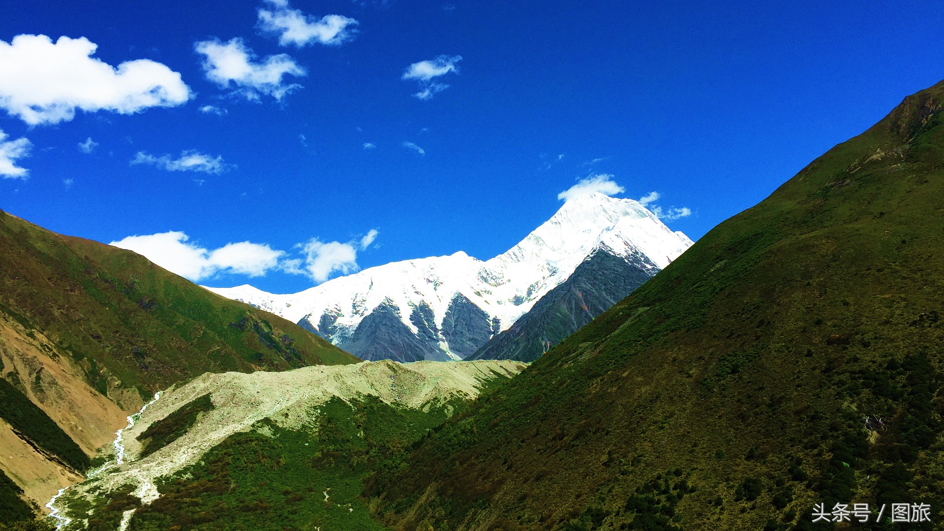 成都贡嘎雪山照图片