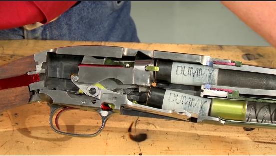 霰弹枪为何要打一下拉一下?内部运动三大意义告诉你