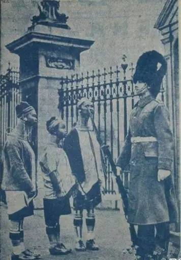 这群缅甸“长颈姑娘“ 曾轰动整个英国