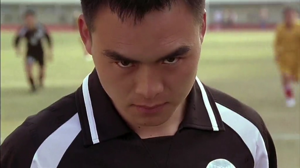 片中的足球队员很多都是专业的球员,其中魔鬼队的主力是由少林武僧