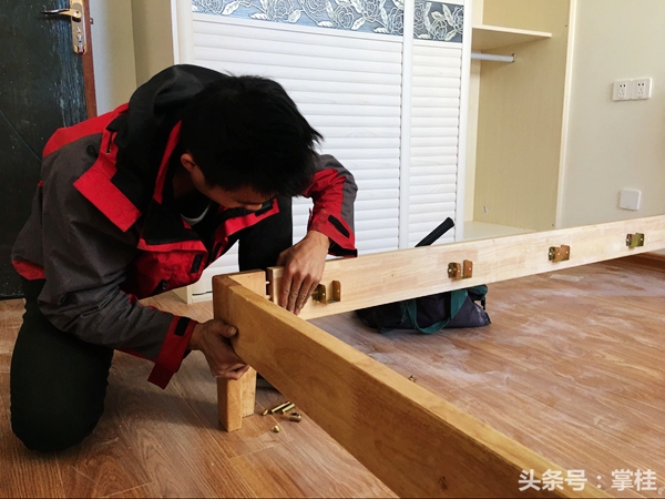 实拍：自己动手组装实木床，北欧风格超简单 - 标件库