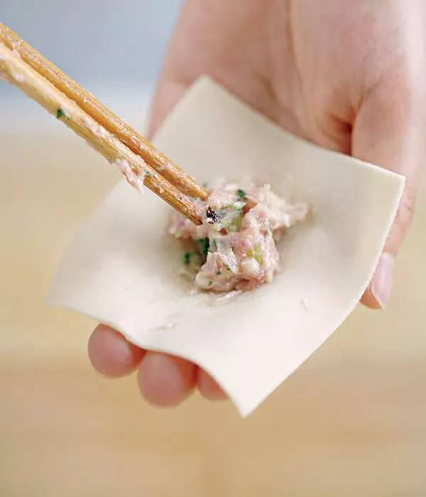 手把手教你包馄饨 每个步骤都配高清图 别再说你学不会了