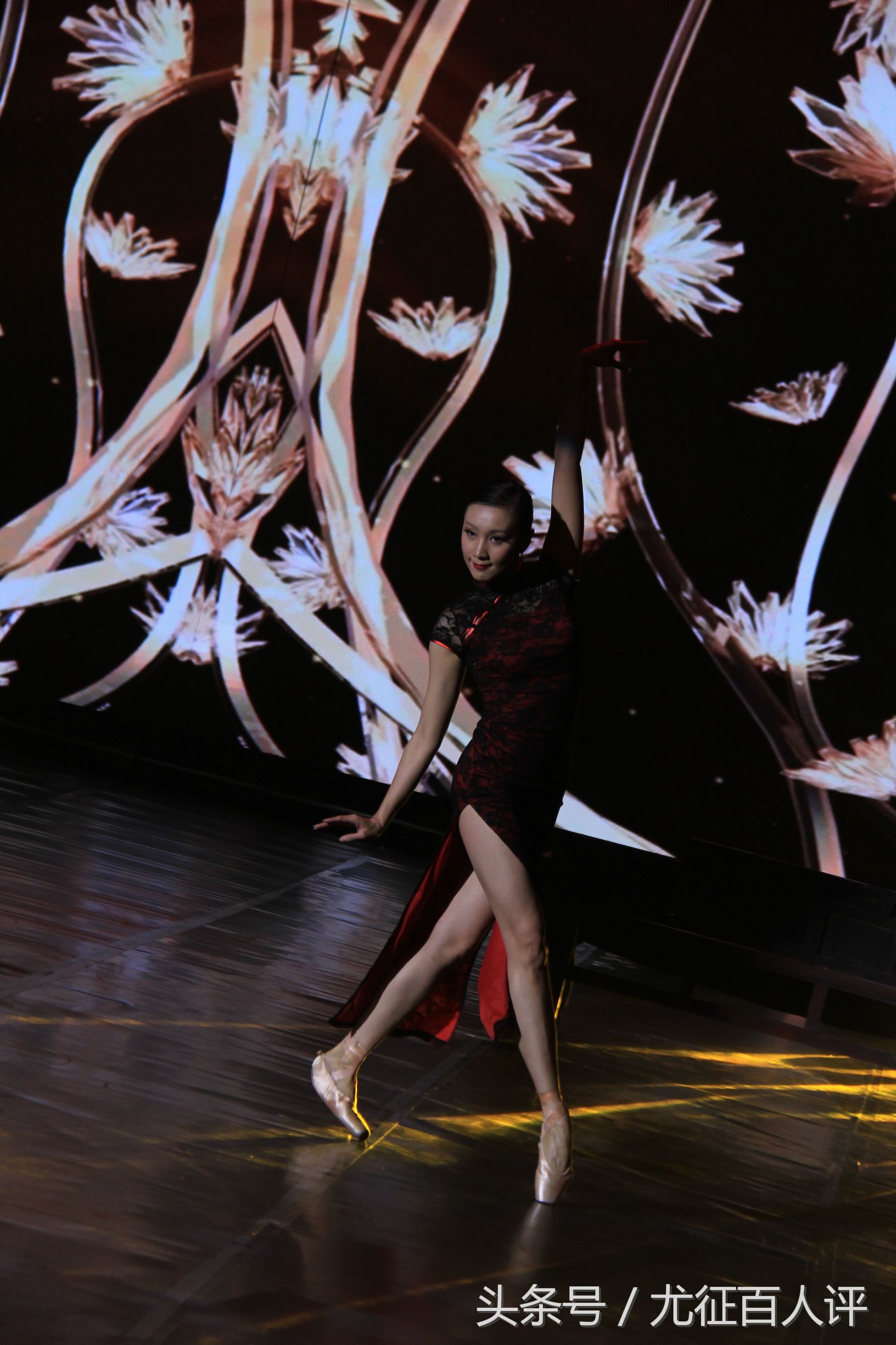 邱思婷担任出品人制作拍摄芭蕾微电影《香奈儿之恋》,摄影大片《足尖