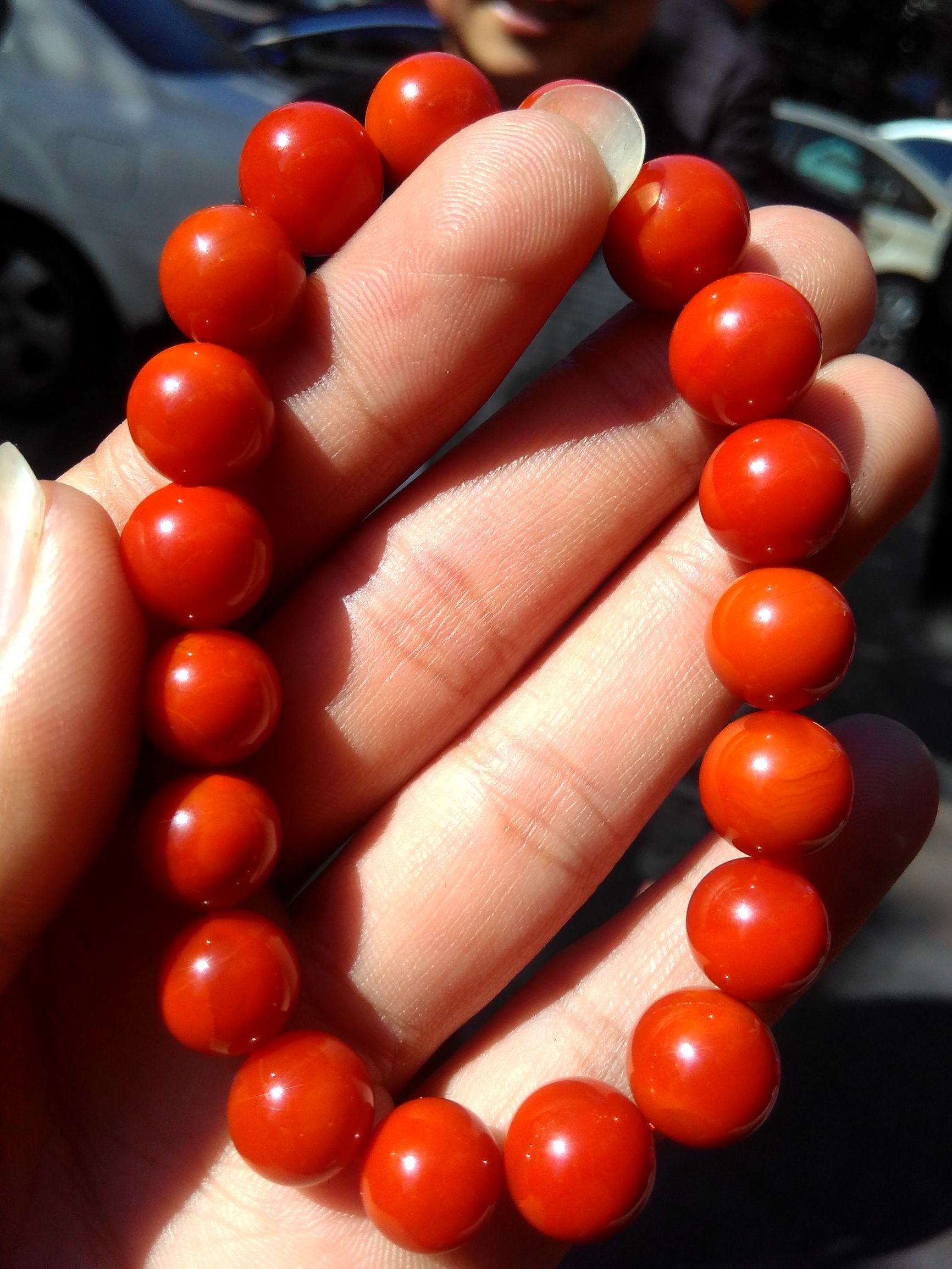 难得!南红玛瑙极品柿子红手串欣赏!(和田玉108手串怎么配) 第1张