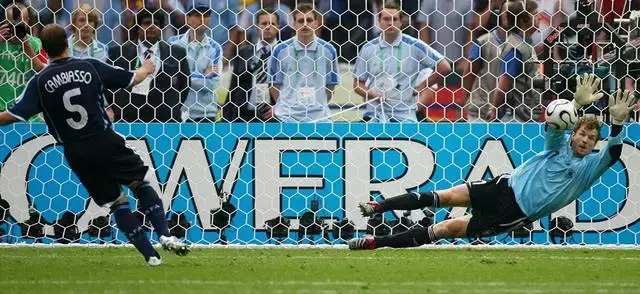 2006德国世界杯积分表(06年世界杯，德国队就是靠这张小纸条淘汰阿根廷的！)