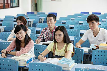 心生疑问：大学生的负面新闻为什么越来越多？