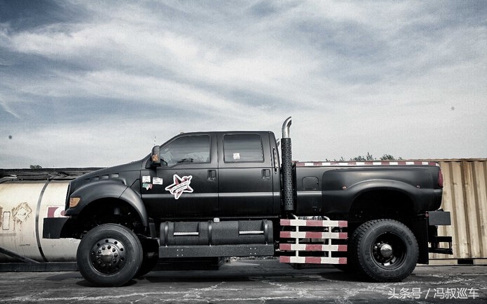 这个狠角色即福特汽车旗下的全尺寸重型皮卡-福特f650
