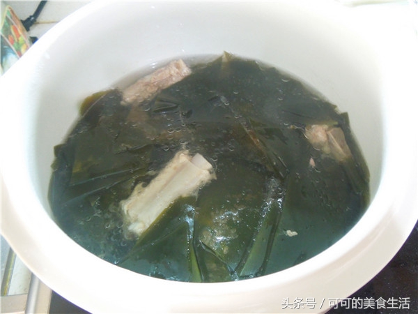 排骨海带汤的做法,排骨海带汤的做法功效