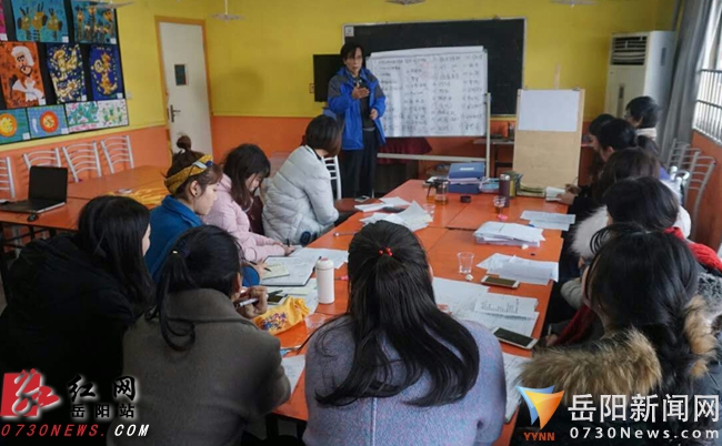 知名美术教育专家黎丹为岳阳七彩艺校把脉