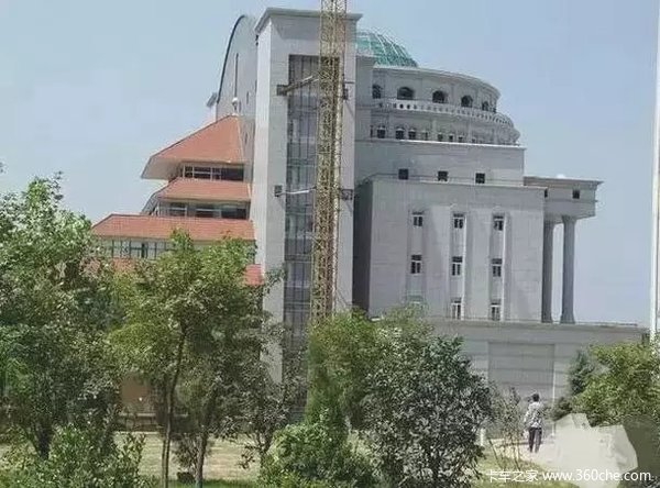 号称中国10大最丑建筑 走南闯北的卡友们你见过比这更丑的吗