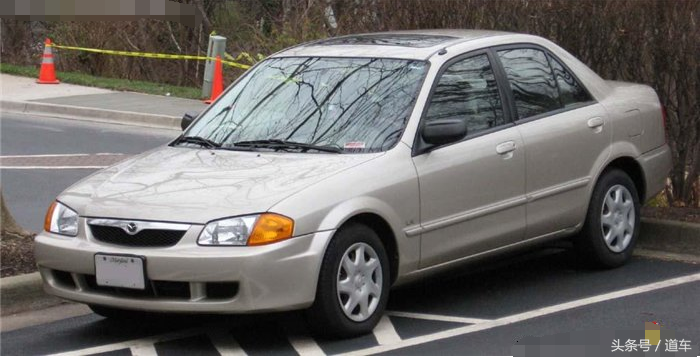 年轻的老车89款00后老马323S