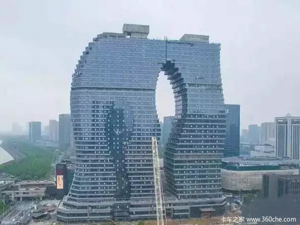 号称中国10大最丑建筑 走南闯北的卡友们你见过比这更丑的吗