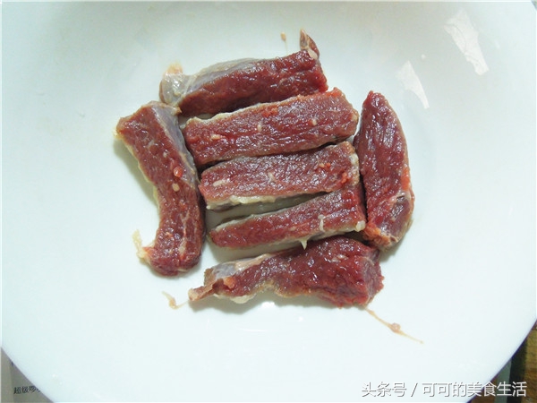 炭烤牛肉干做法（健康小零食牛肉干的具体做法）