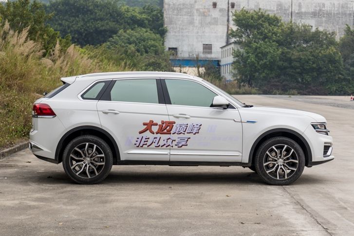 实力派操控高配置是亮点 试驾众泰大迈X7