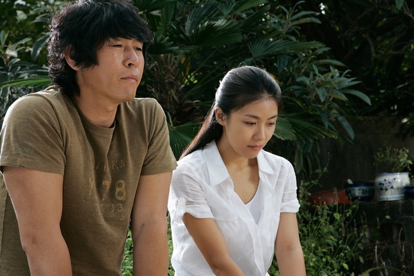 《海云台》,影片本身经得起人们的比较,可是真没有必要