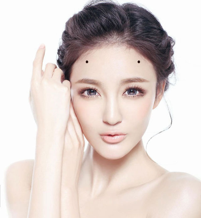 女人左脸侧面腮部上长痣什么含义 右脸呢_达一风水网