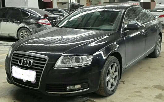 奥迪A6L 2010款豪华商务轿车，舒适空间与卓越性能完美结合