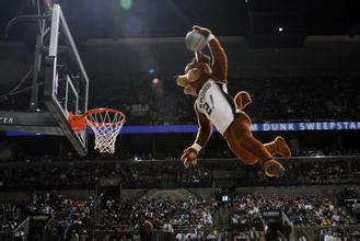 nba吉祥物为什么看不到了(细说nba吉祥物的历史，一球队没有吉祥物照样冠军拿到手软)