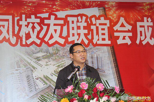 中学生持刀砍老师后被老师群殴致死—校园中何来如此多戾气？