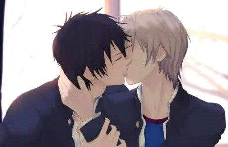 受总想着要反攻,趁攻洗澡的空挡又溜进了书房上网,购物车里已经满满