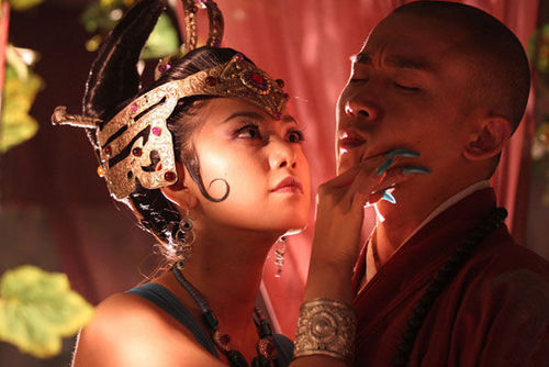 比如荆棘岭的杏仙,天竺国的玉兔精,还有陷空山的老鼠精,也许在这帮女