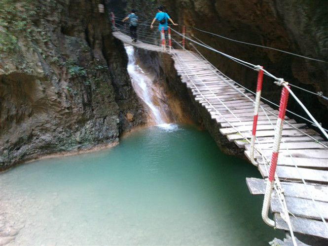 恩施利川旅游景点观音峡