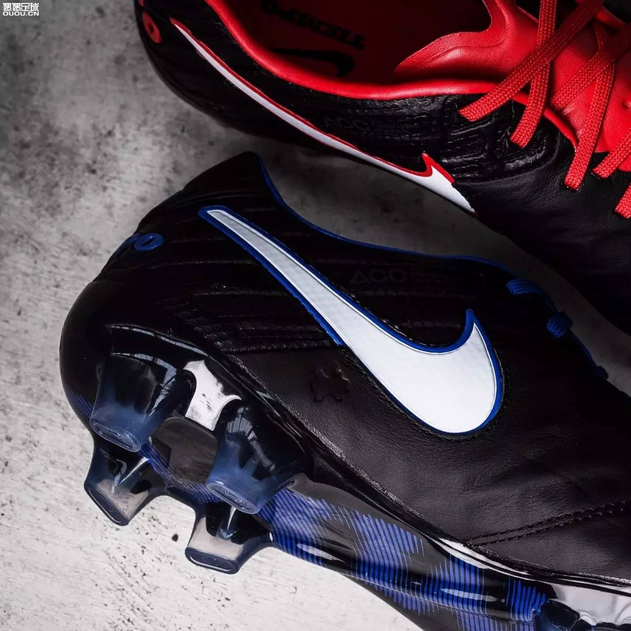 耐克传奇足球鞋(偷师puma?耐克传奇6"德比日"配色足球鞋)