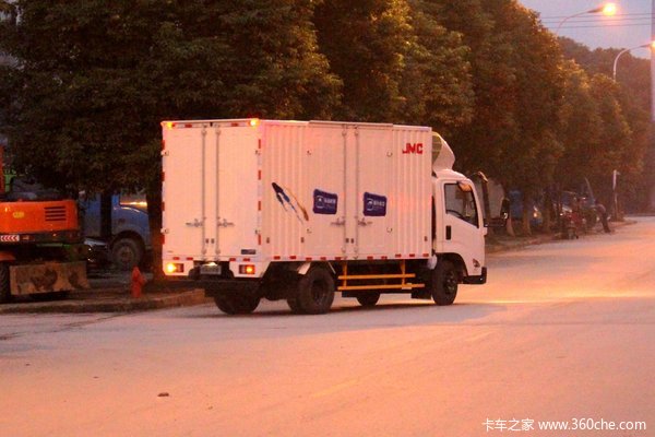 江铃轻卡还是3款 但驾驶室又双叒改啦