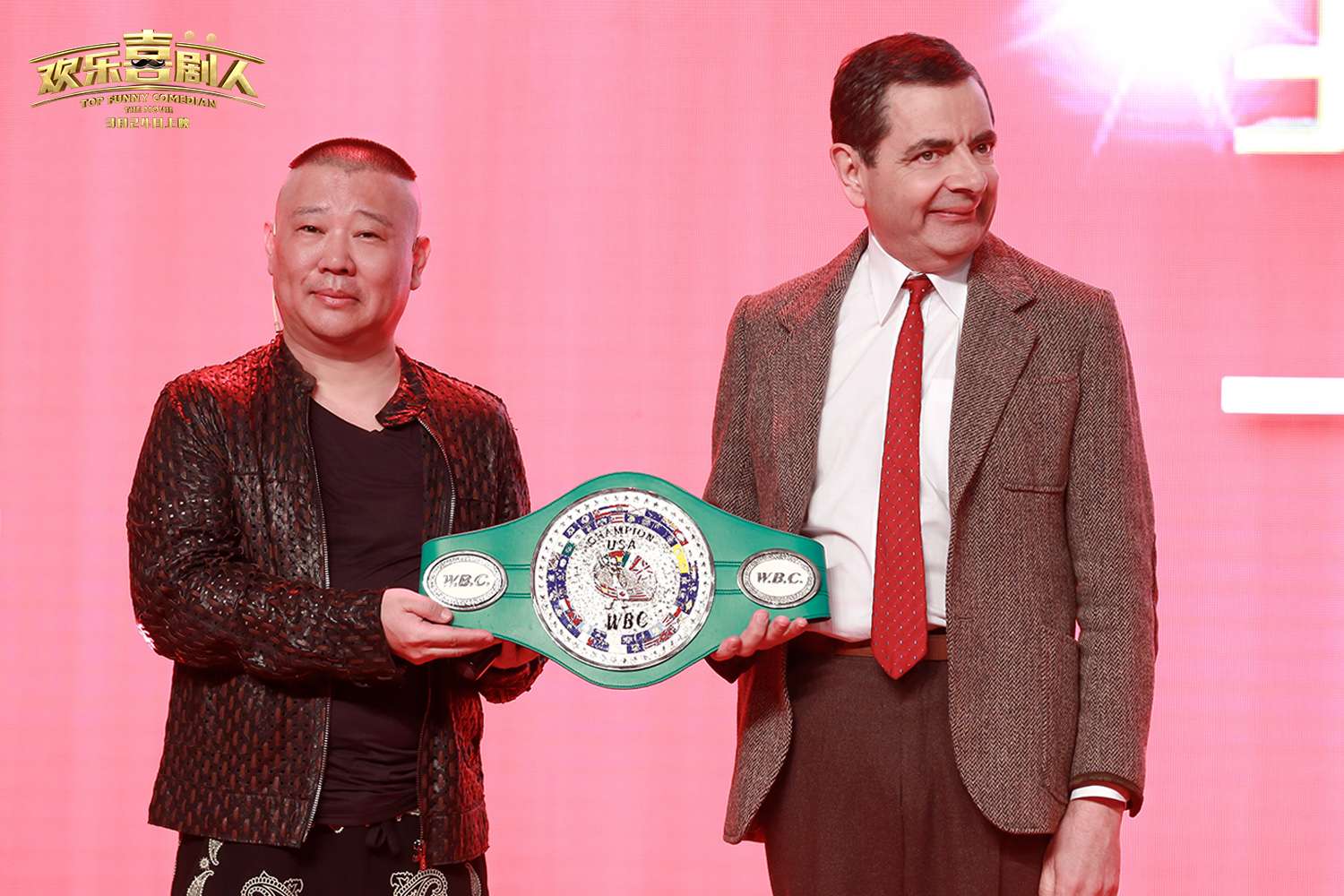 你原来认识的是假的憨豆！真的憨豆是个爱飙车、泡嫩妹的魅力男人