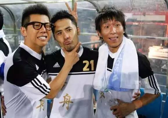国足赢韩国，陈伟霆张艺兴baby秒变迷弟迷妹