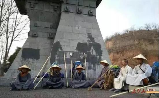 少林寺行脚僧千里朝拜五台山 昌善法师送祈愿文