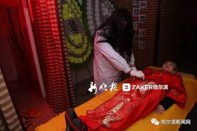 世上没有活人知道 “死亡” 是什么感受？现在有了｜女记者“之死”全记录（图片可能引起不适，慎入）