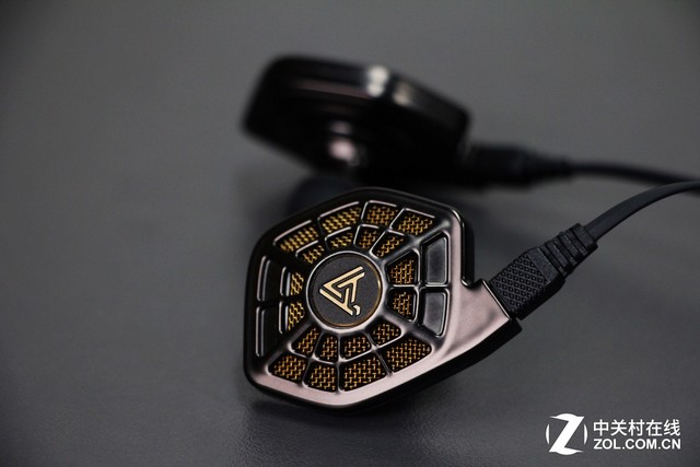 业界首款平板耳塞：AUDEZE iSINE20评测