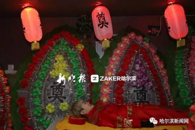 世上没有活人知道 “死亡” 是什么感受？现在有了｜女记者“之死”全记录（图片可能引起不适，慎入）